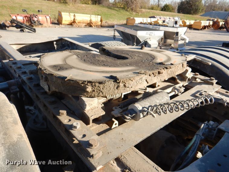 image for item DN2526 2006 Mack CXN613  semi truck