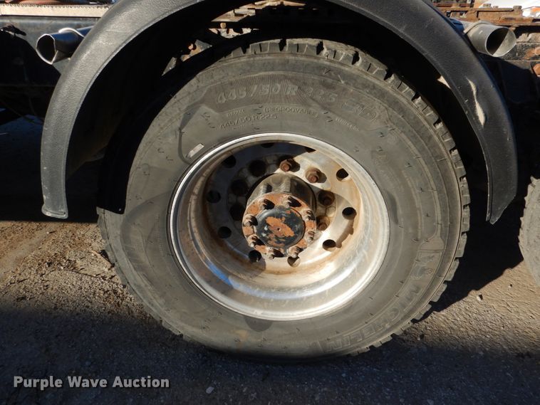 image for item DN2526 2006 Mack CXN613  semi truck