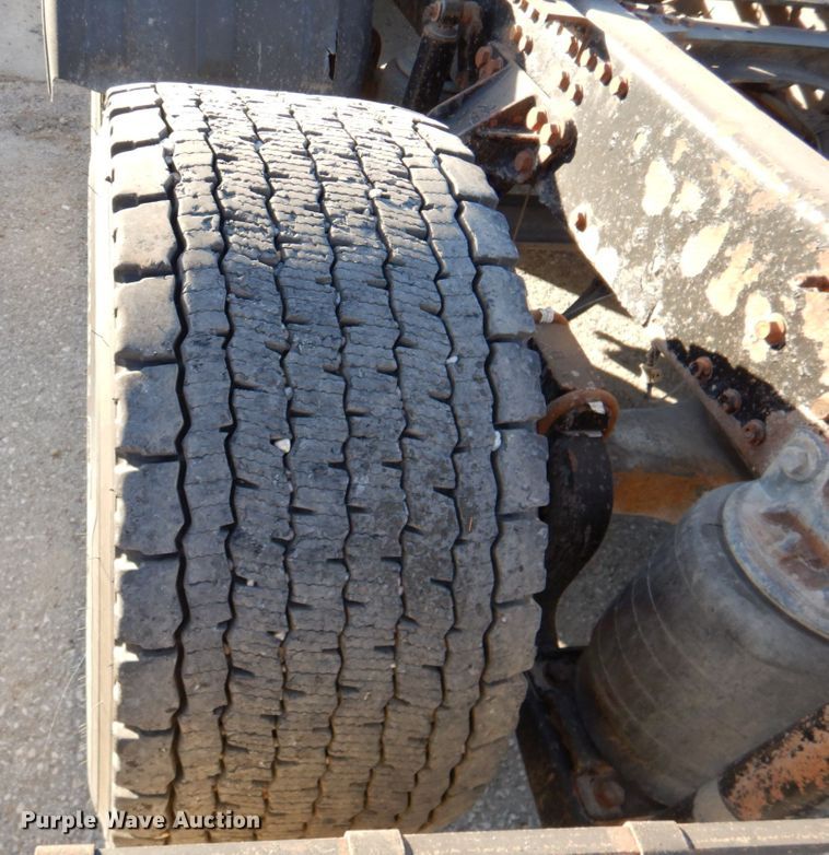 image for item DN2526 2006 Mack CXN613  semi truck