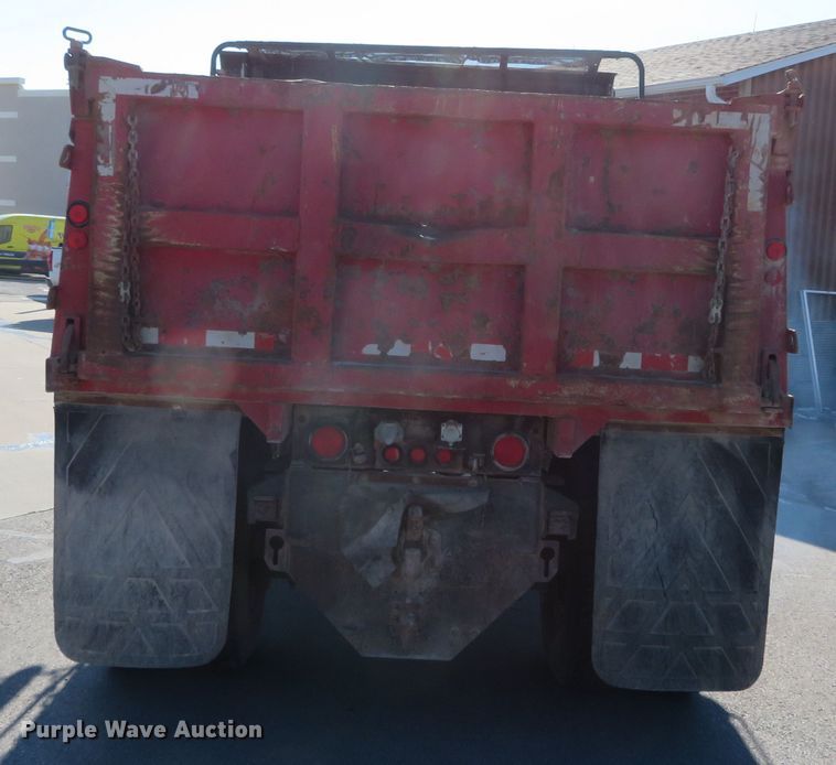 image for item DN7811 1987 International 1955  dump truck