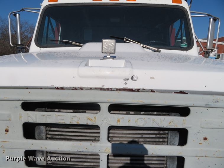 image for item DN7811 1987 International 1955  dump truck