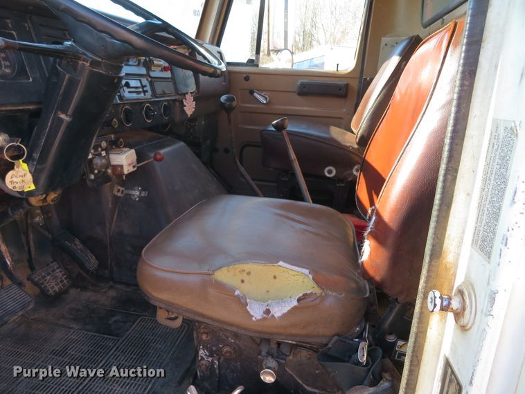 image for item DN7811 1987 International 1955  dump truck