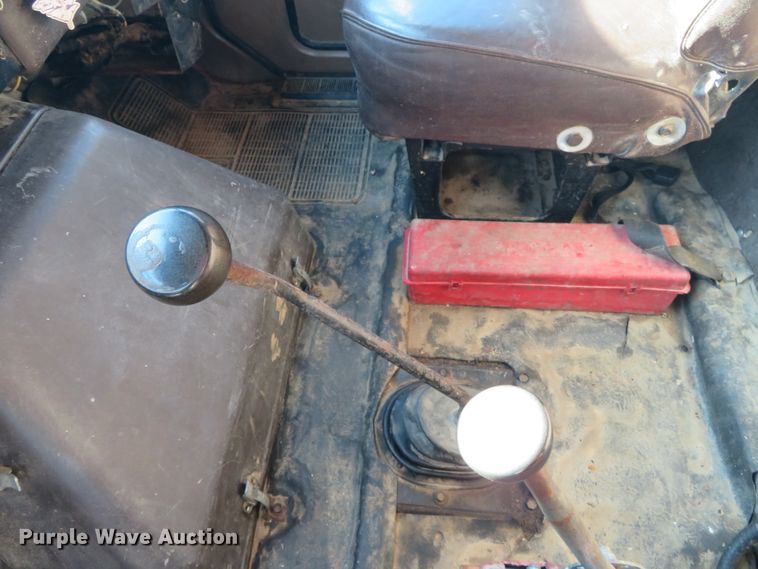 image for item DN7811 1987 International 1955  dump truck