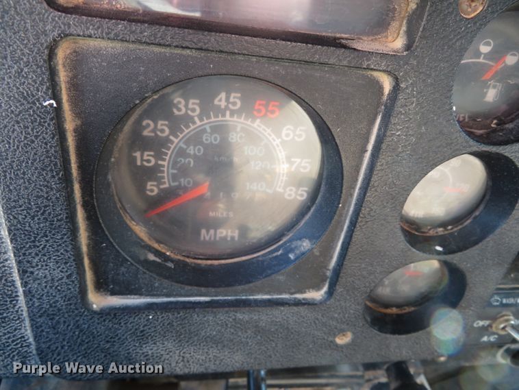 image for item DN7811 1987 International 1955  dump truck