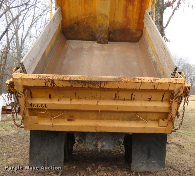 image for item DN7869 2002 International 4900  Crew Cab dump truck