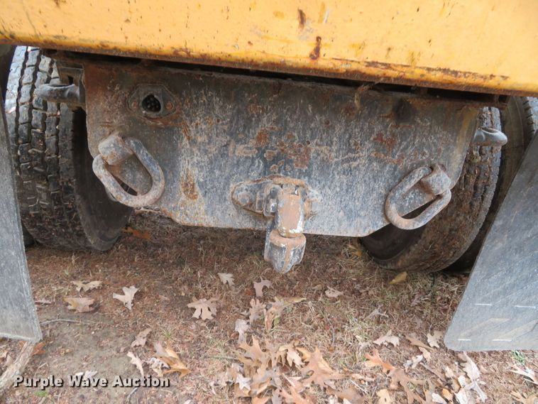 image for item DN7869 2002 International 4900  Crew Cab dump truck