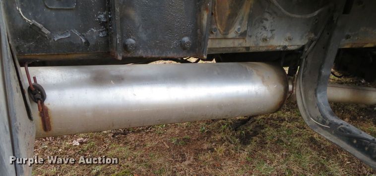 image for item DN7869 2002 International 4900  Crew Cab dump truck