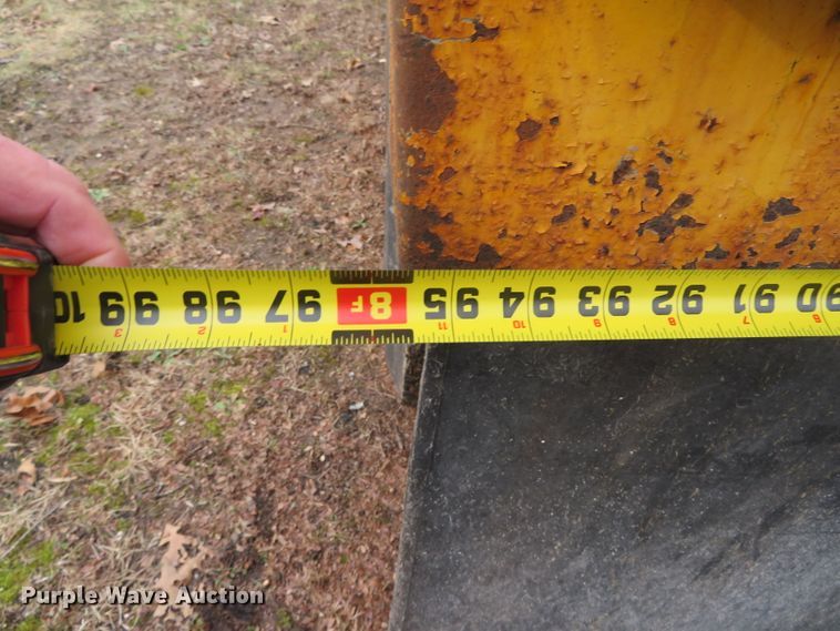 image for item DN7869 2002 International 4900  Crew Cab dump truck