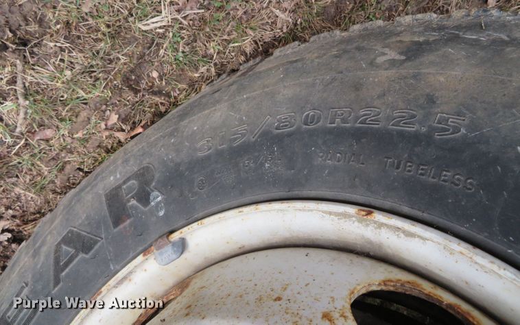 image for item DN7869 2002 International 4900  Crew Cab dump truck