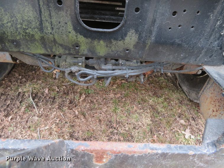 image for item DN7869 2002 International 4900  Crew Cab dump truck