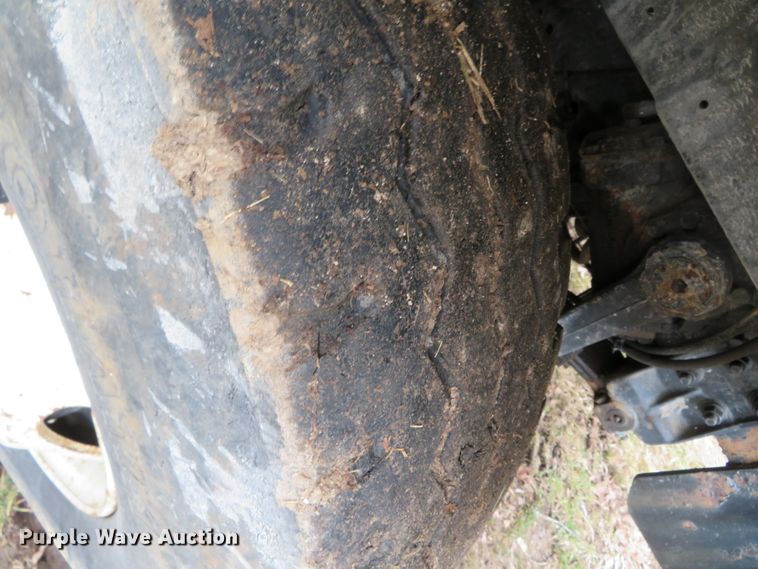 image for item DN7869 2002 International 4900  Crew Cab dump truck