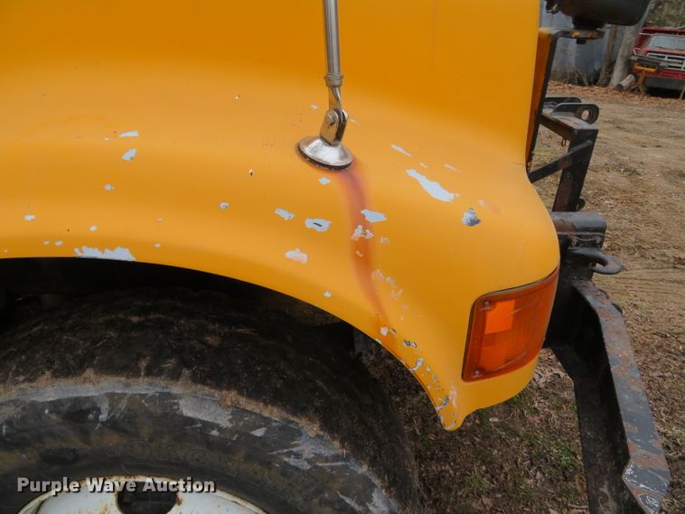 image for item DN7869 2002 International 4900  Crew Cab dump truck