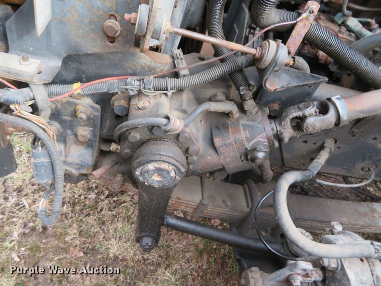 image for item DN7869 2002 International 4900  Crew Cab dump truck