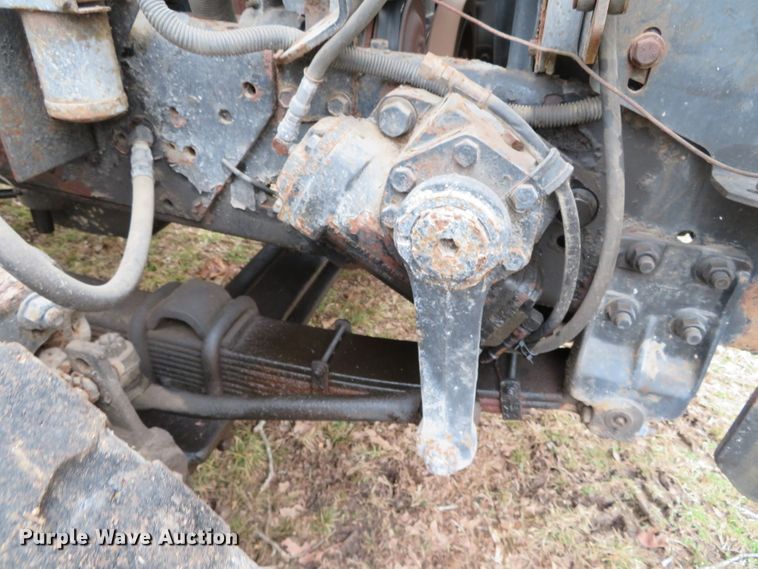 image for item DN7869 2002 International 4900  Crew Cab dump truck