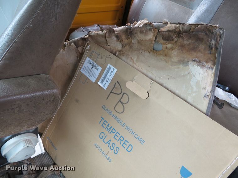 image for item DN7869 2002 International 4900  Crew Cab dump truck