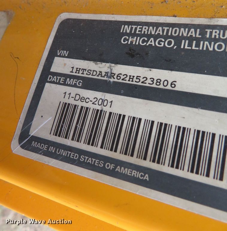 image for item DN7869 2002 International 4900  Crew Cab dump truck