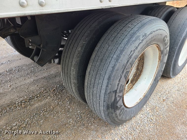 image for item GB9175 2008 Trailmobile  dry van trailer