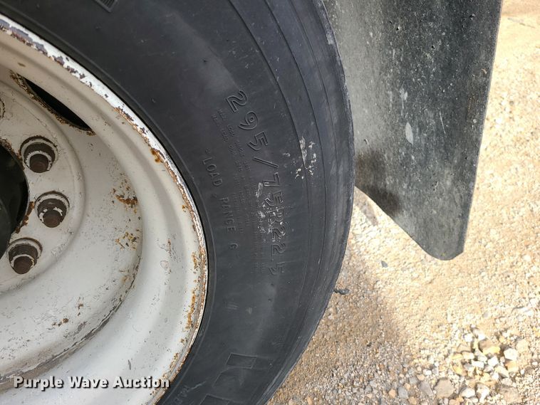 image for item GB9175 2008 Trailmobile  dry van trailer