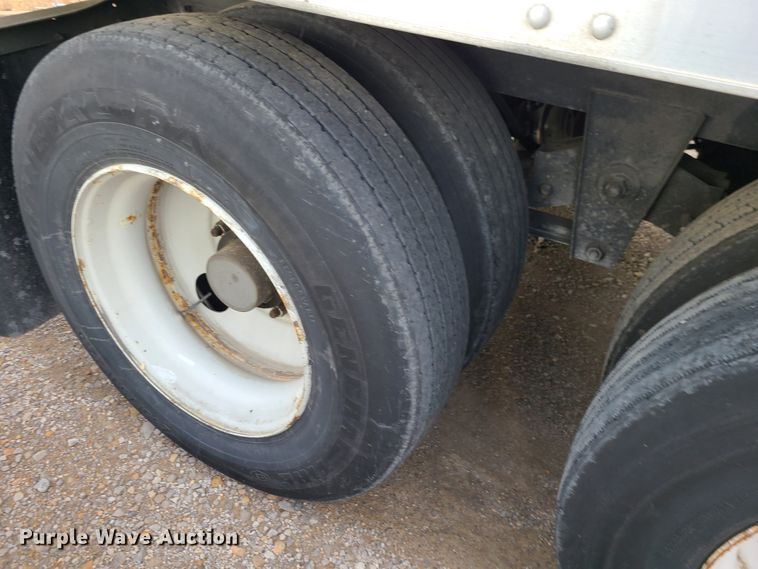 image for item GB9175 2008 Trailmobile  dry van trailer