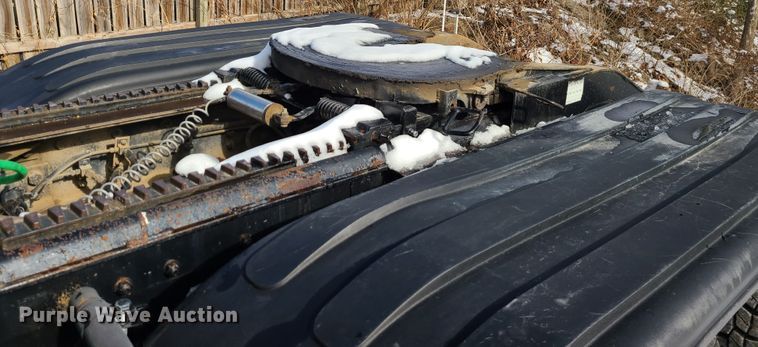 image for item GB9192 2009 Kenworth T800  semi truck