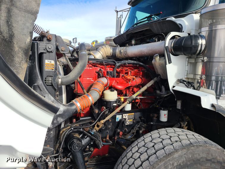 image for item GB9192 2009 Kenworth T800  semi truck