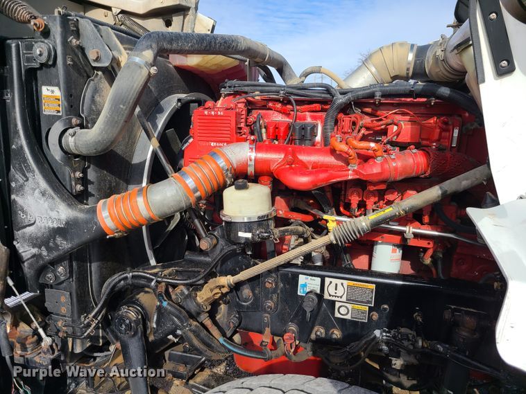 image for item GB9192 2009 Kenworth T800  semi truck