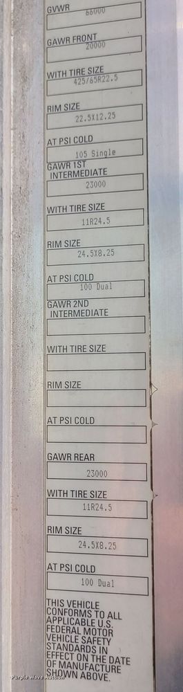 image for item GB9192 2009 Kenworth T800  semi truck