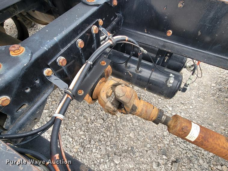 image for item HF9262 1995 Freightliner FL106  semi truck