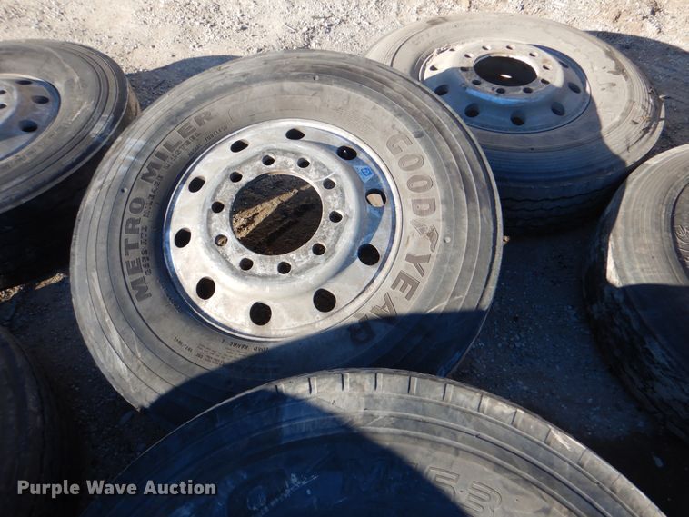 image for item IG9690 (11) 315/80R22.5 tires