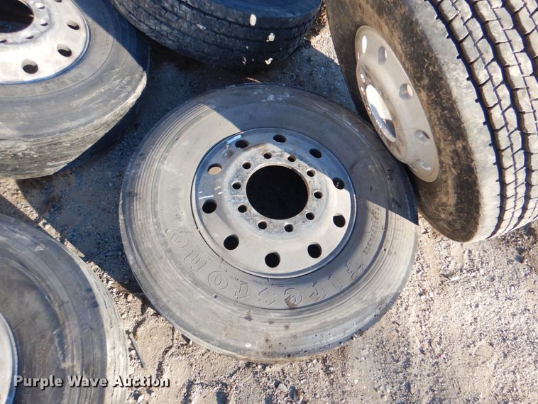 image for item IG9690 (11) 315/80R22.5 tires