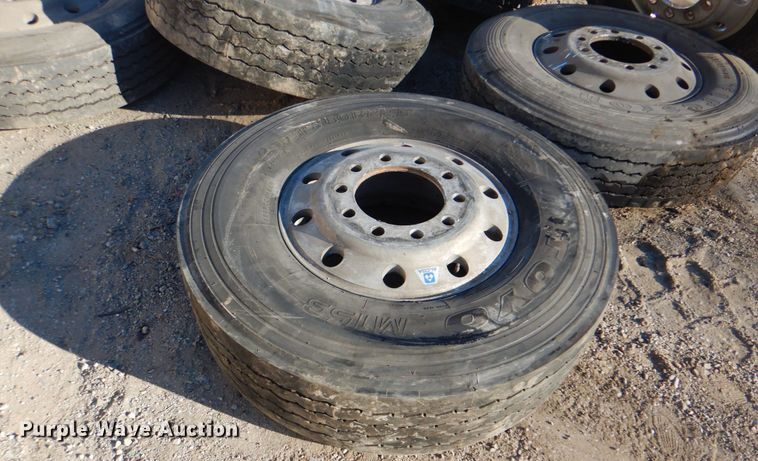 image for item IG9690 (11) 315/80R22.5 tires