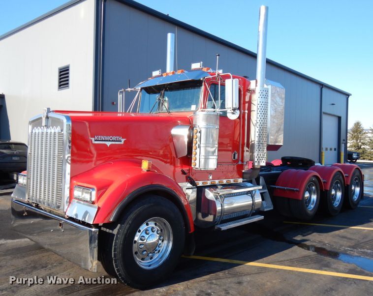 image for item IO9672 1998 Kenworth W900  semi truck