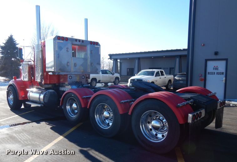 image for item IO9672 1998 Kenworth W900  semi truck