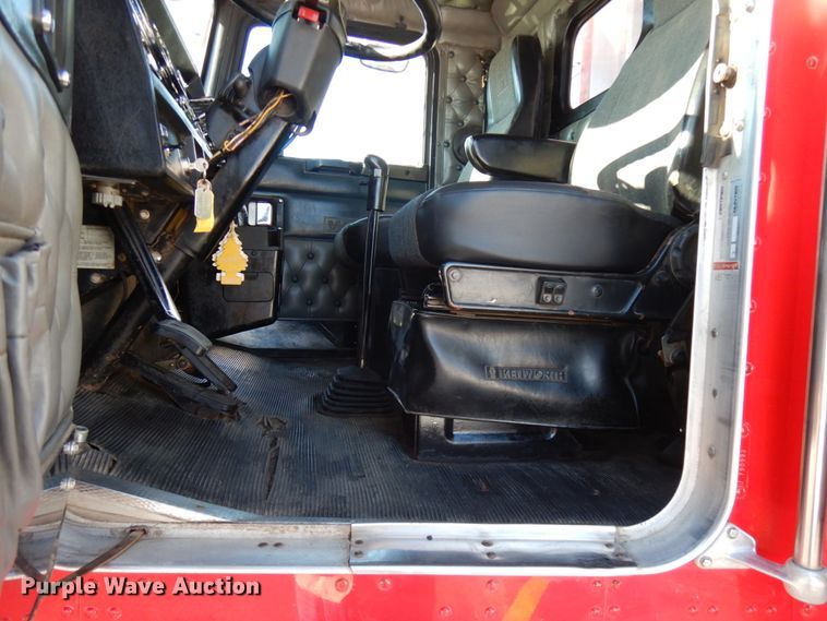 image for item IO9672 1998 Kenworth W900  semi truck