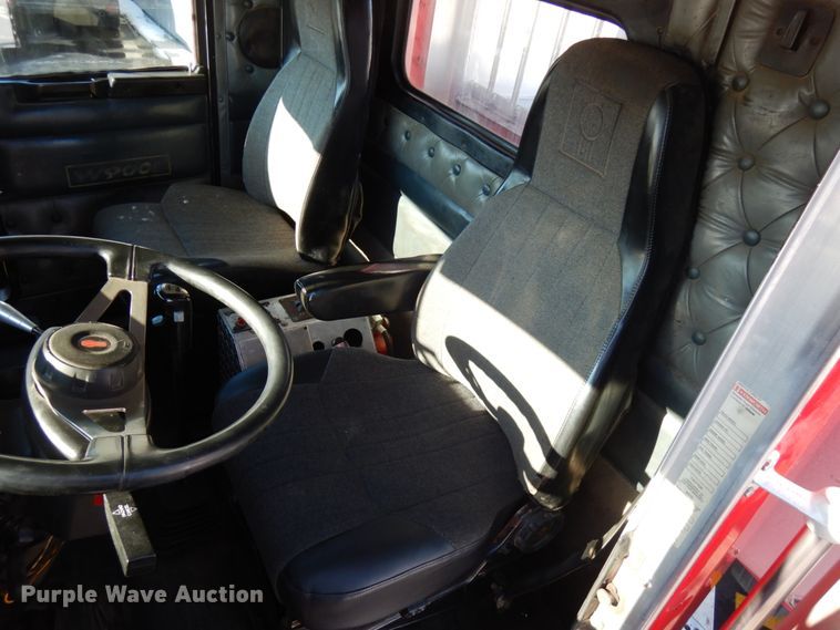 image for item IO9672 1998 Kenworth W900  semi truck