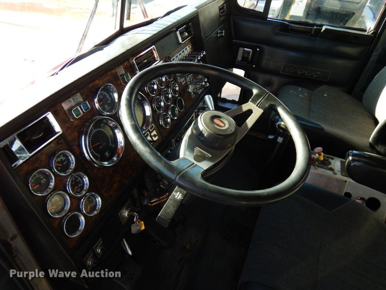 image for item IO9672 1998 Kenworth W900  semi truck