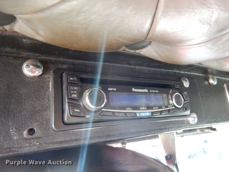 image for item IO9672 1998 Kenworth W900  semi truck