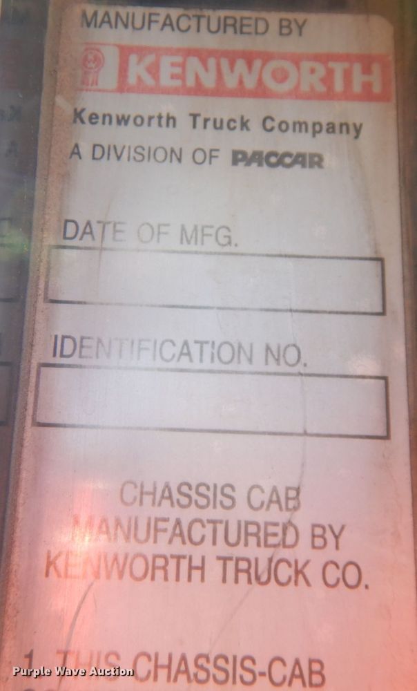 image for item IO9672 1998 Kenworth W900  semi truck