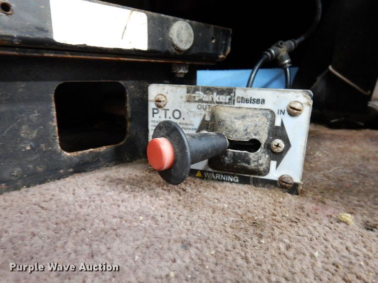 image for item IO9675 2012 Peterbilt 386  semi truck