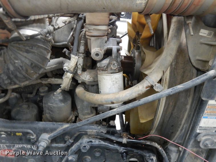 image for item IO9675 2012 Peterbilt 386  semi truck