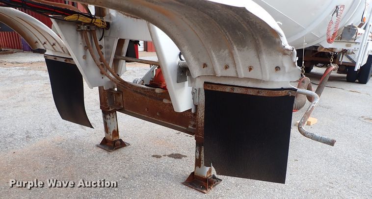 image for item IS9391 2015 Dragon  tank trailer