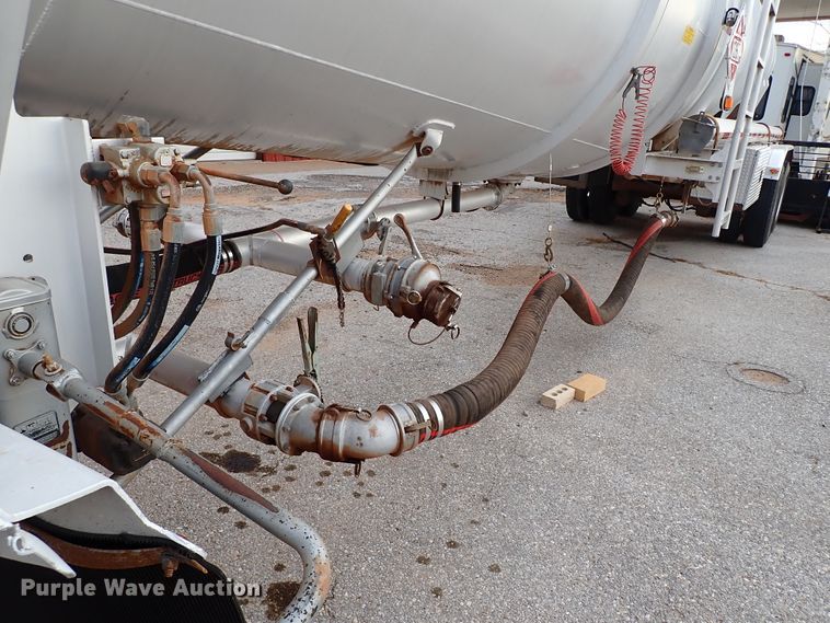 image for item IS9391 2015 Dragon  tank trailer