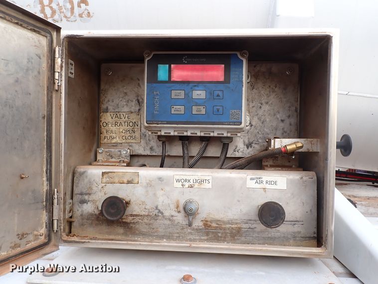 image for item IS9391 2015 Dragon  tank trailer