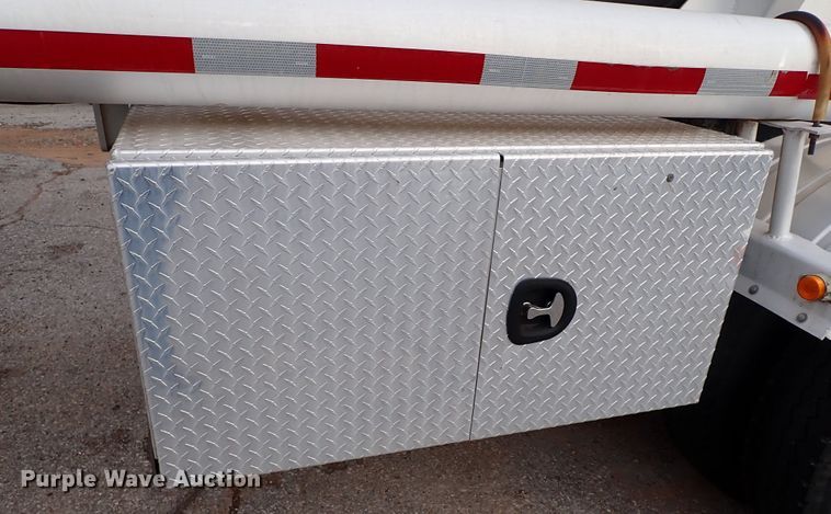 image for item IS9391 2015 Dragon  tank trailer