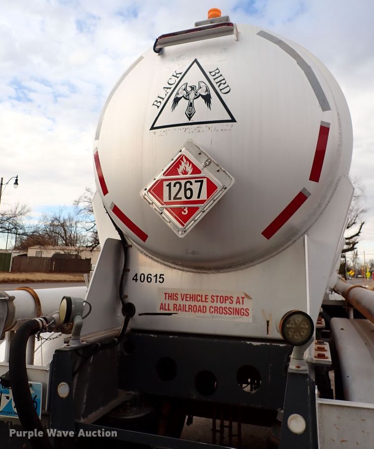 image for item IS9391 2015 Dragon  tank trailer