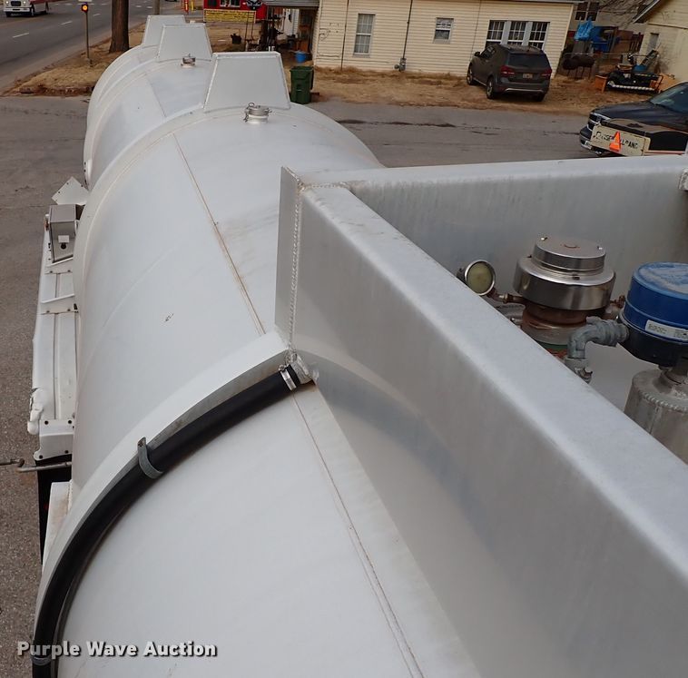 image for item IS9391 2015 Dragon  tank trailer