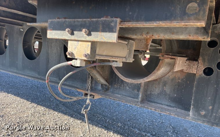 image for item IX9651 1999 Lufkin SE  extendable flatbed trailer