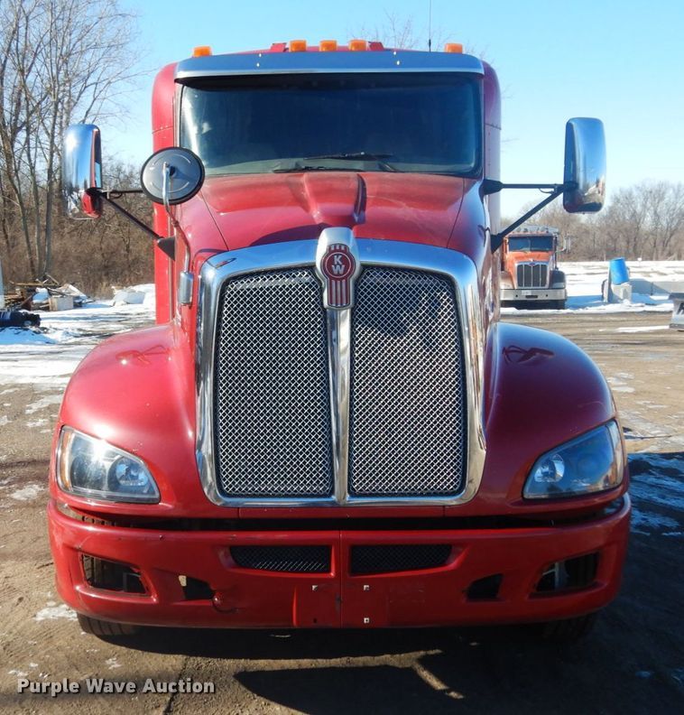 image for item JK9830 2013 Kenworth T660  semi truck