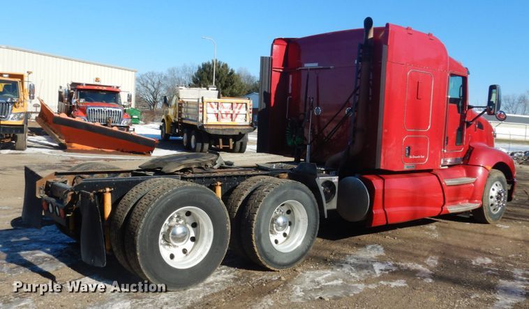 image for item JK9830 2013 Kenworth T660  semi truck