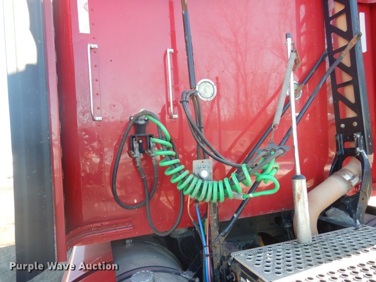 image for item JK9830 2013 Kenworth T660  semi truck